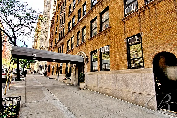 Sold by Bellmarc Realty | media 7