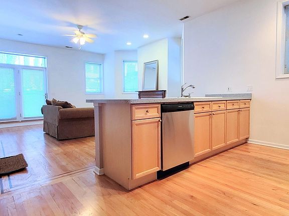 5th image of 4114 N Kenmore Ave Unit Gs