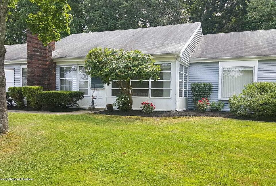 1st image of 4B Barberry Dr