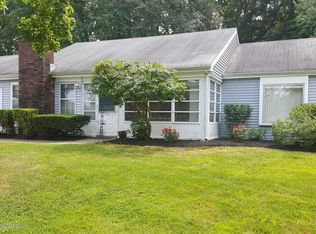 4B Barberry Dr, Lakewood, NJ