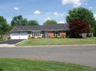 92 Manchester Ln, Stony Brook, NY 11790