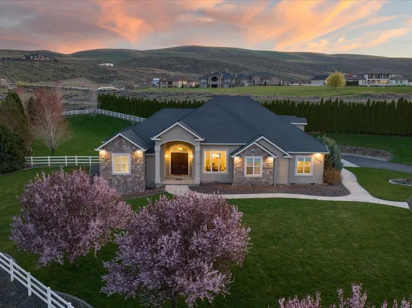 28414 Country Meadows Ln, Kennewick, WA 99338