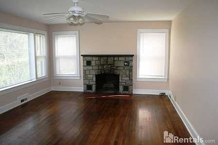 2nd image of 523 N Oak St