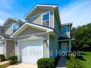 6805 Lake Mist Ln, Jacksonville, FL 32210