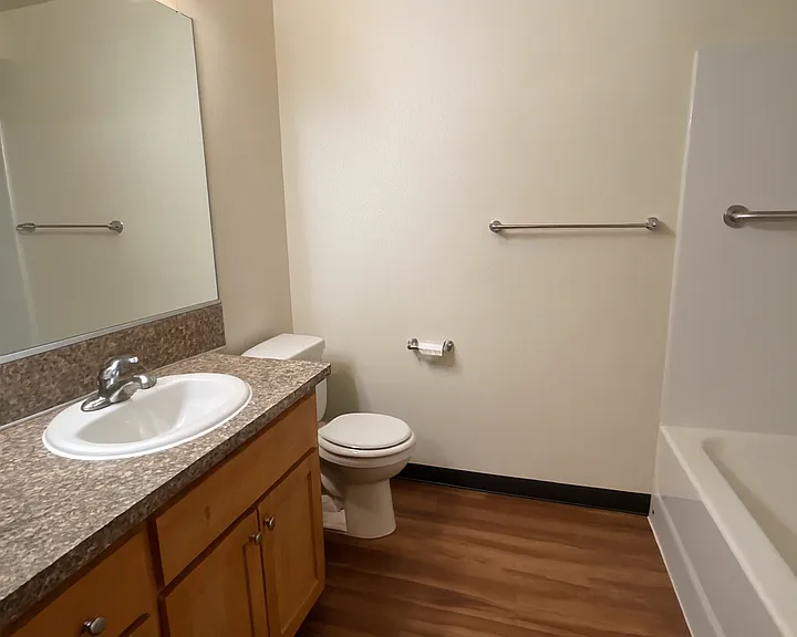 Christopher Crest Apartments — Photo 8