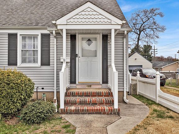5th image of 105 Standiford Ave
