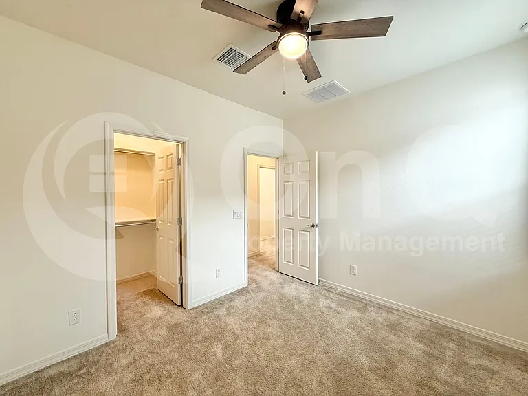 5734 W Getty Dr — Photo 7