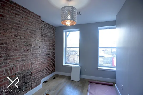 Rented by Yaffa Realty LLC | media 6