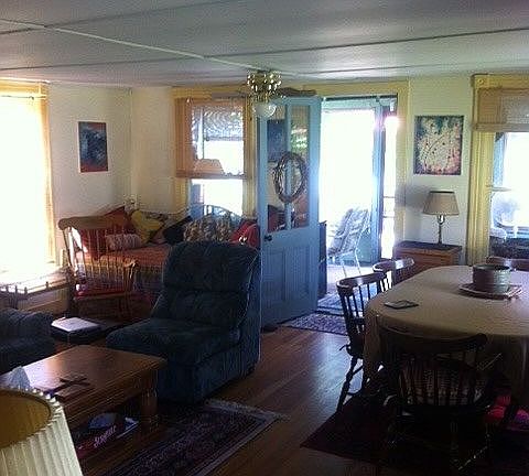 2nd image of 211 Lake Shore Dr N