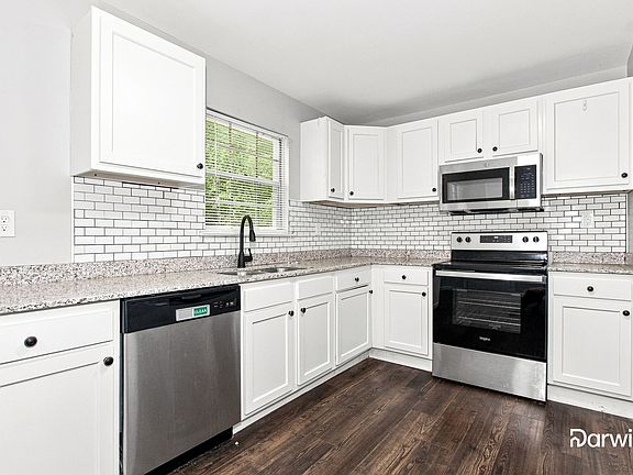 3rd image of 222 Rebecca Dr