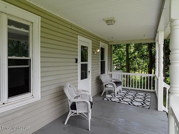 4th image of 664 Bodle Rd