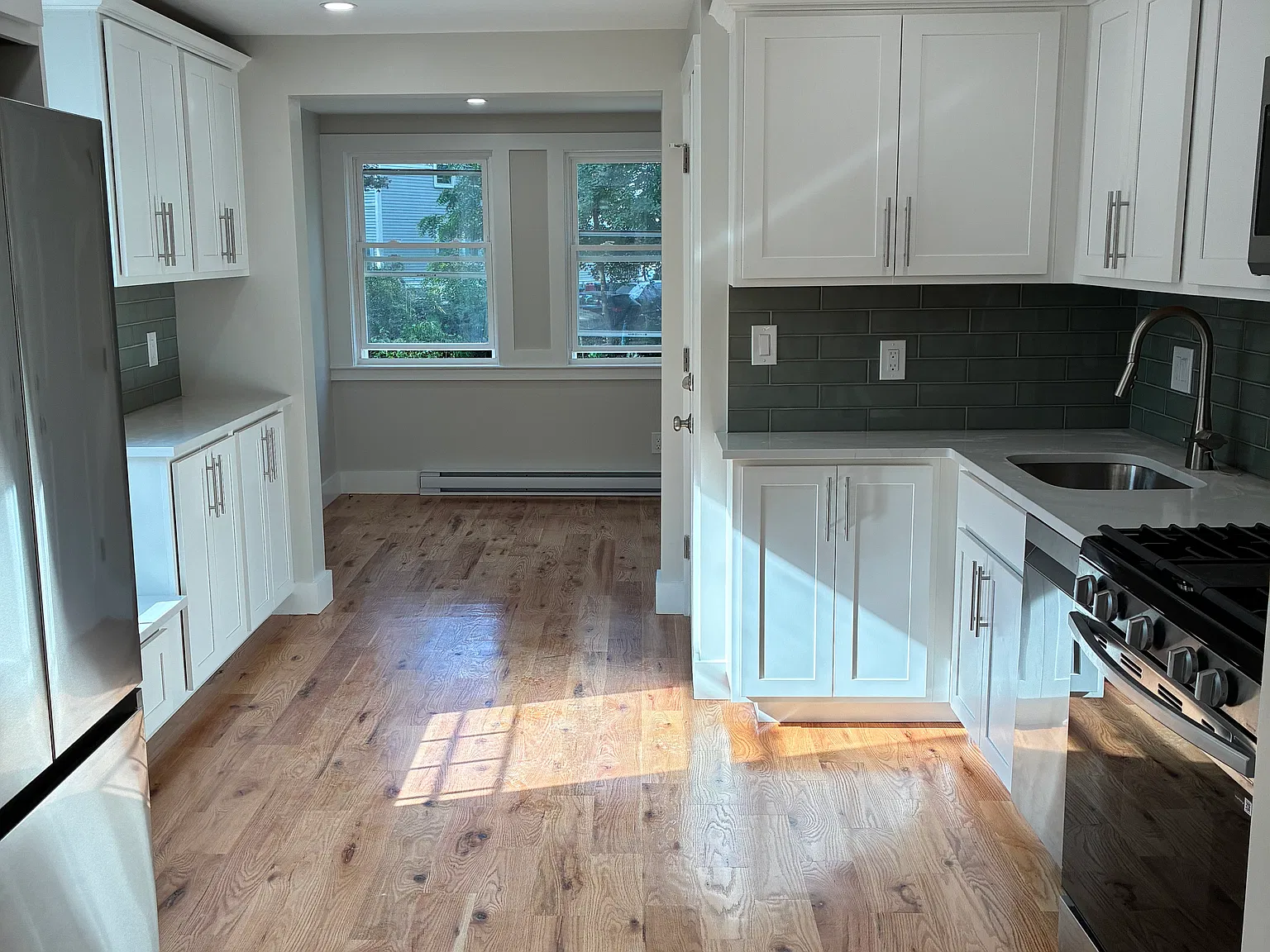 4 bed, 1400 sqft, $3,700 — Photo 2