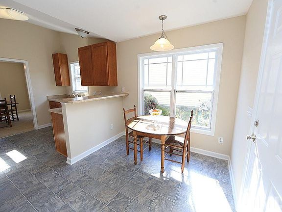4th image of 2042 Woodwater Dr