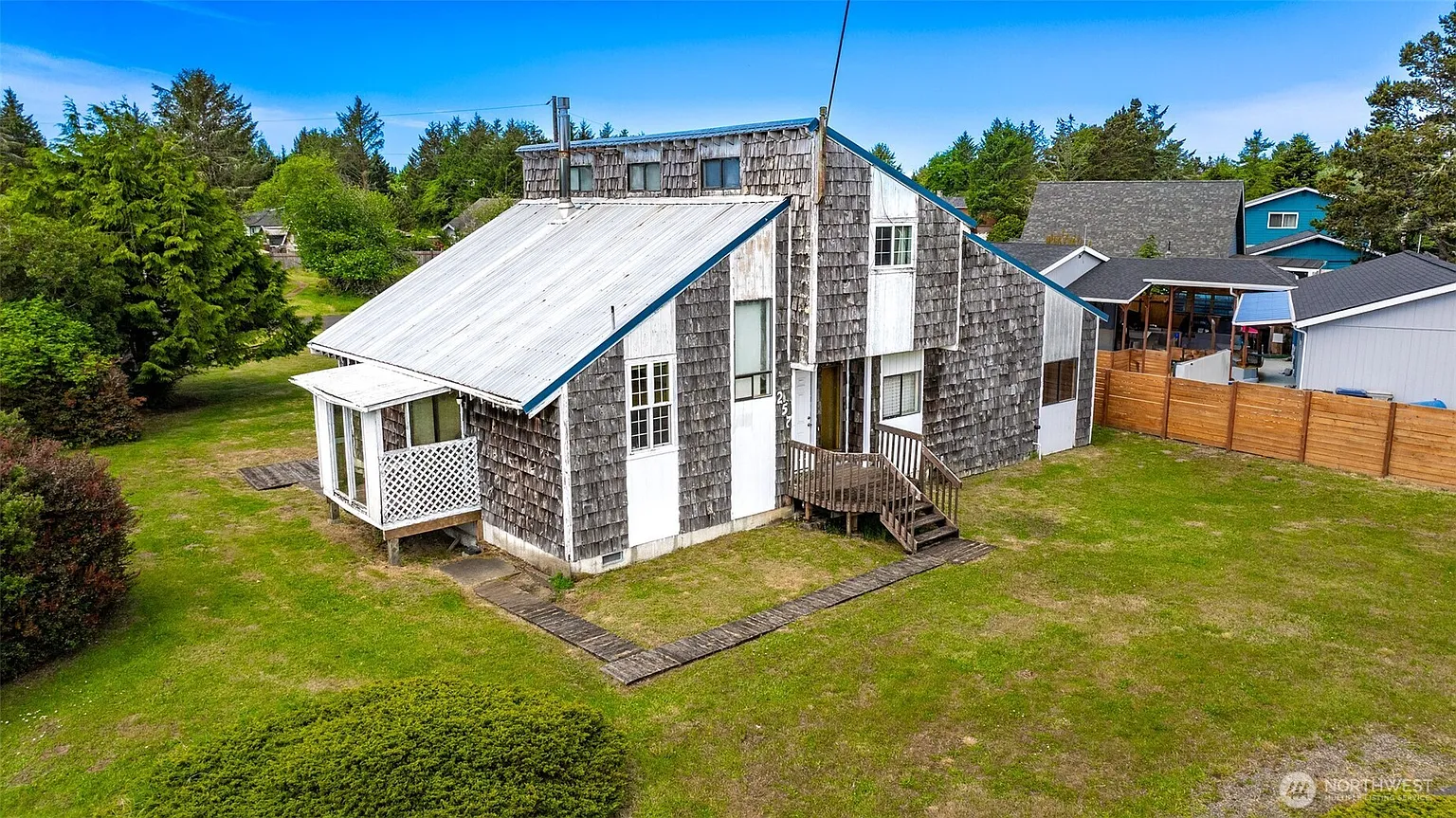 257 Point Brown Avenue SW photo 1