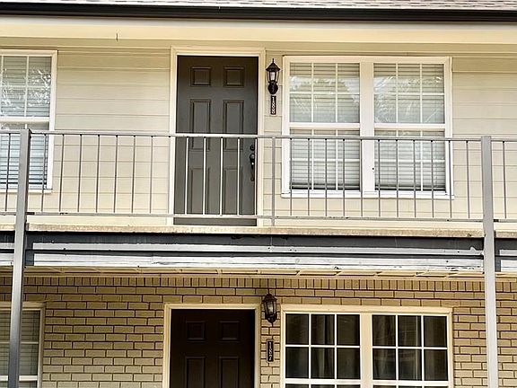 4th image of 1802 Jackson Ave W APT 188