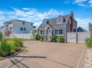 29 Mitchell Ave, Babylon, NY 11702