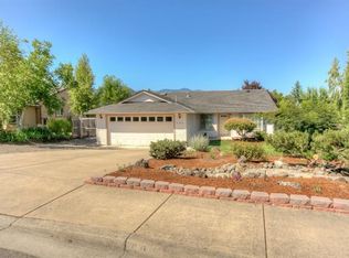 606 S B St, Phoenix, OR 97535