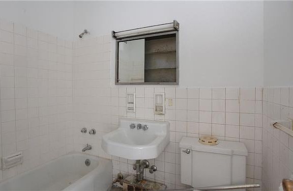 4th image of 2621 Palisade Ave APT 3L