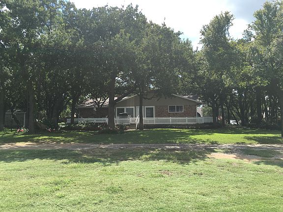 3rd image of 224 Hart Ct