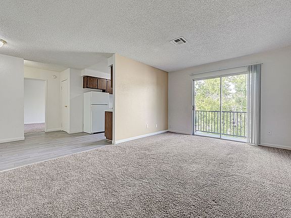 3940 Algonquin Dr-5