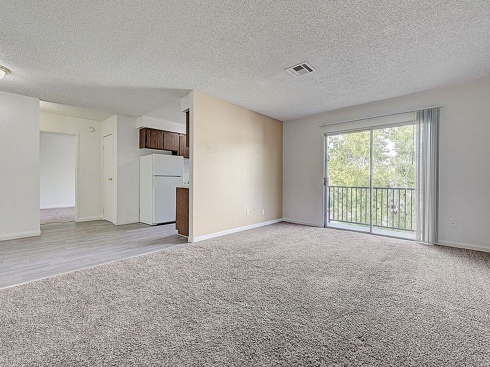 3940 Algonquin Dr-5