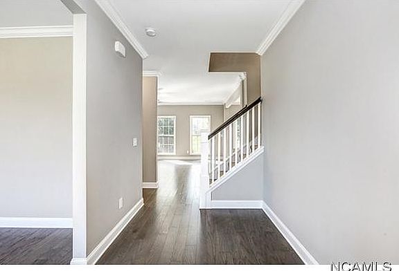 4th image of 1414 Clearwater Dr NE