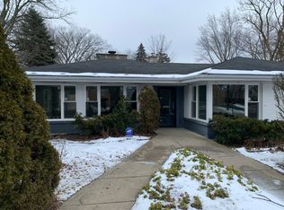 745 Indian Rd, Glenview, IL 60025