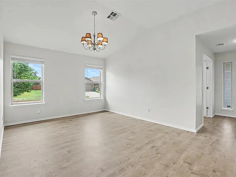 2520 NW 182nd St — Photo 12