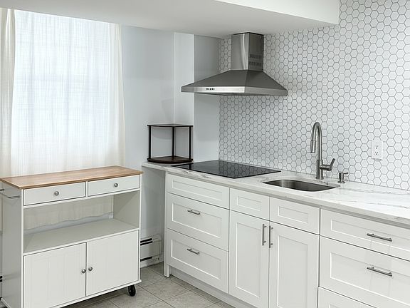 3rd image of 1453 51st St #2