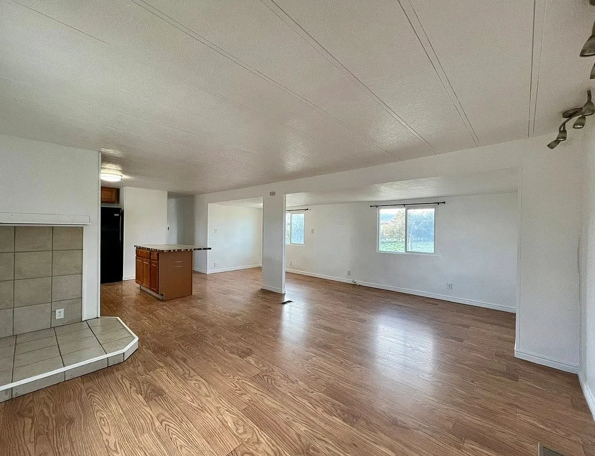 Building Photo - 309 Oxford Dr