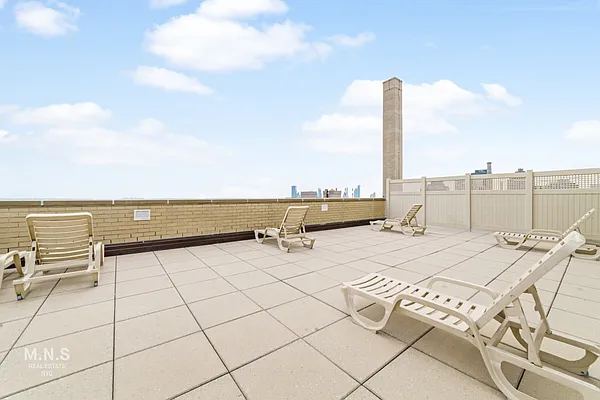 Rented by MNS | media 9