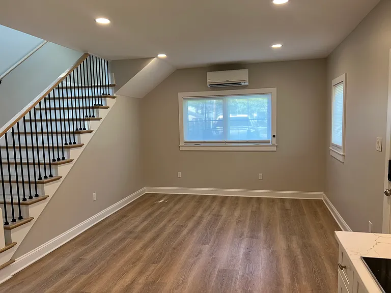 E Howell Ave — Photo 10