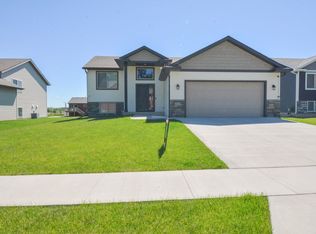 6934 Clarkia Dr NW, Rochester, MN 55901