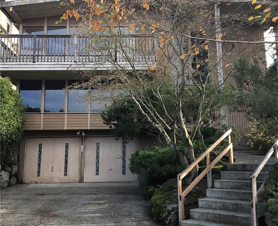 2nd image of 2526 42nd Ave W