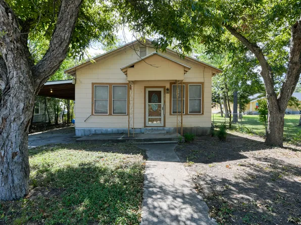 2065 W MILL ST, New Braunfels, TX 78130