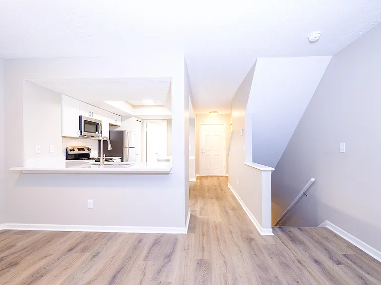 Perimeter Lakes Apartments — Photo 22