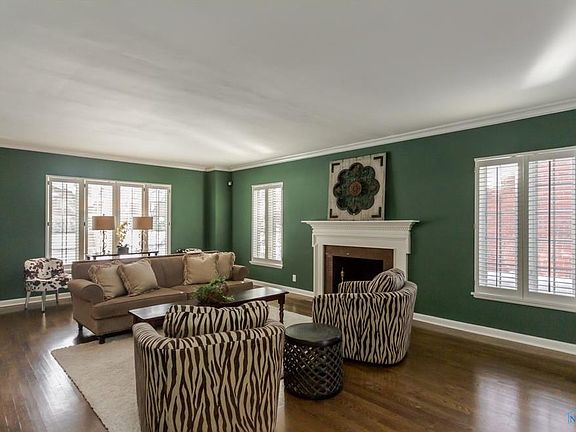 4th image of 2663 Barrington Dr