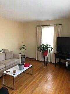 3rd image of 1913 25th STREET