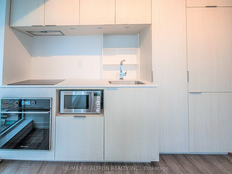 77 Shuter St #1602 — Photo 6