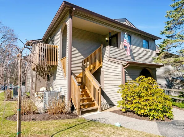 57 Scenic Vw, Yorktown Heights, NY