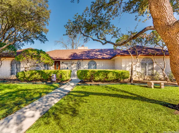 103 Phlox Ln, Castle Hills, TX 78213