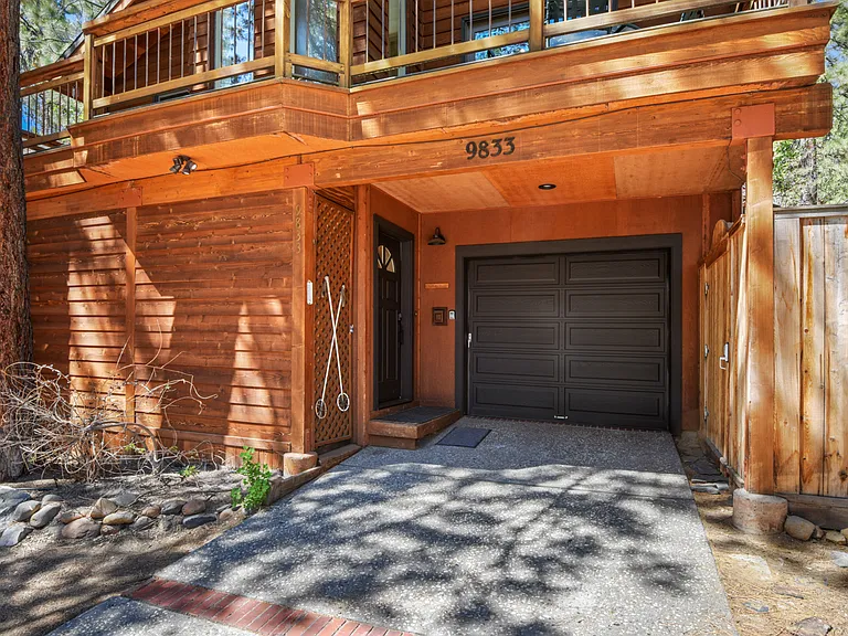 9833 Yacht St — Photo 35