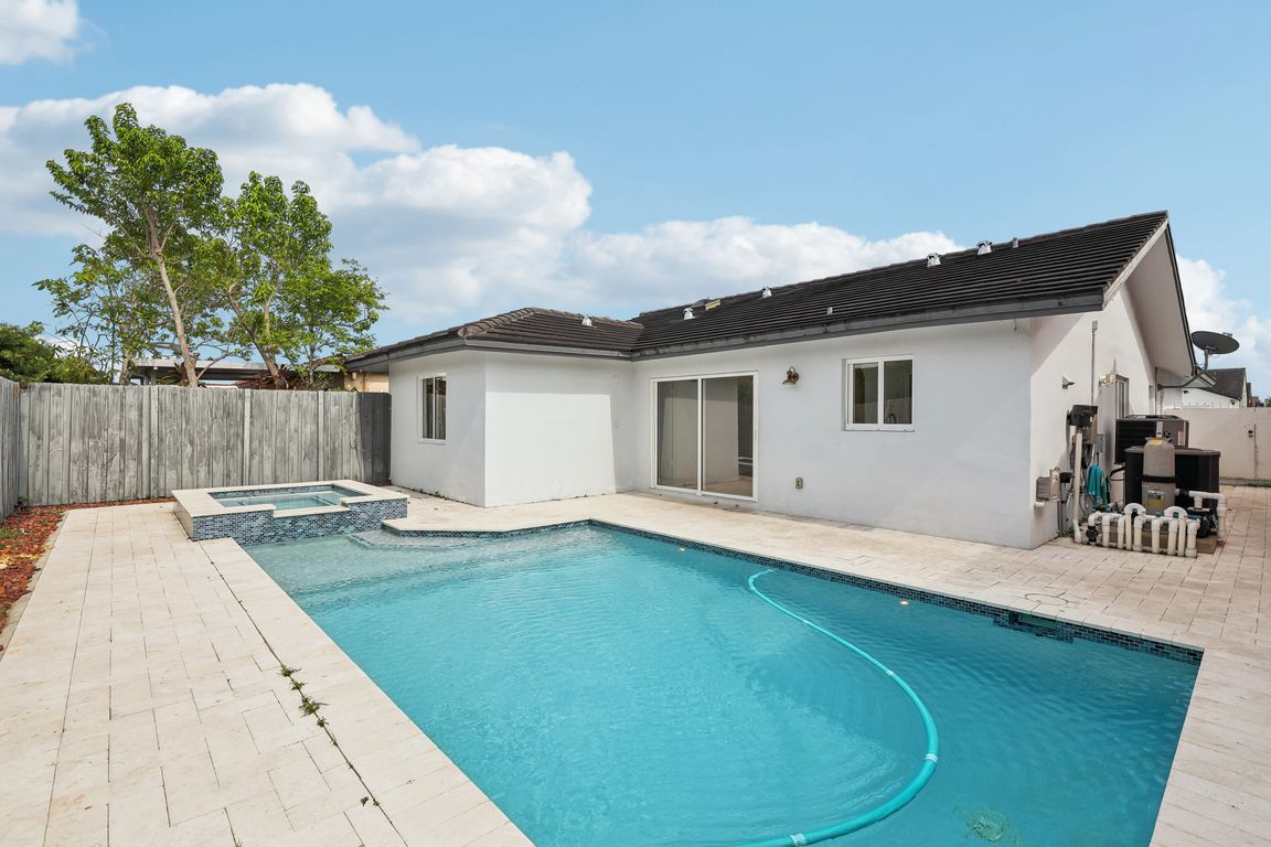 SW 50th St-2205-036.jpg