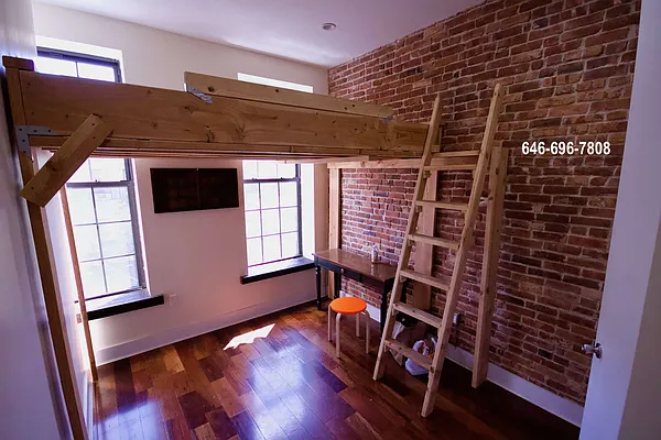 Rented by Meller Maayan S | media 8