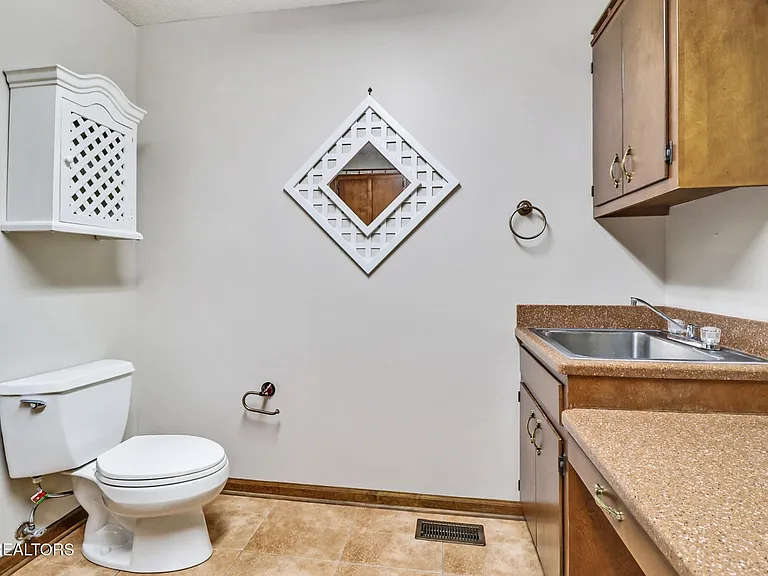 101 Walden Ridge Dr — Photo 22