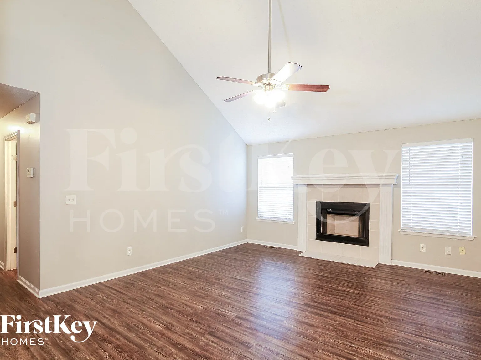 3 bed, 3.0 bath, 2500 sqft, $2,775 — Photo 3