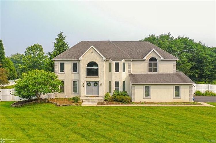 1st image of 4555 Ash Dr