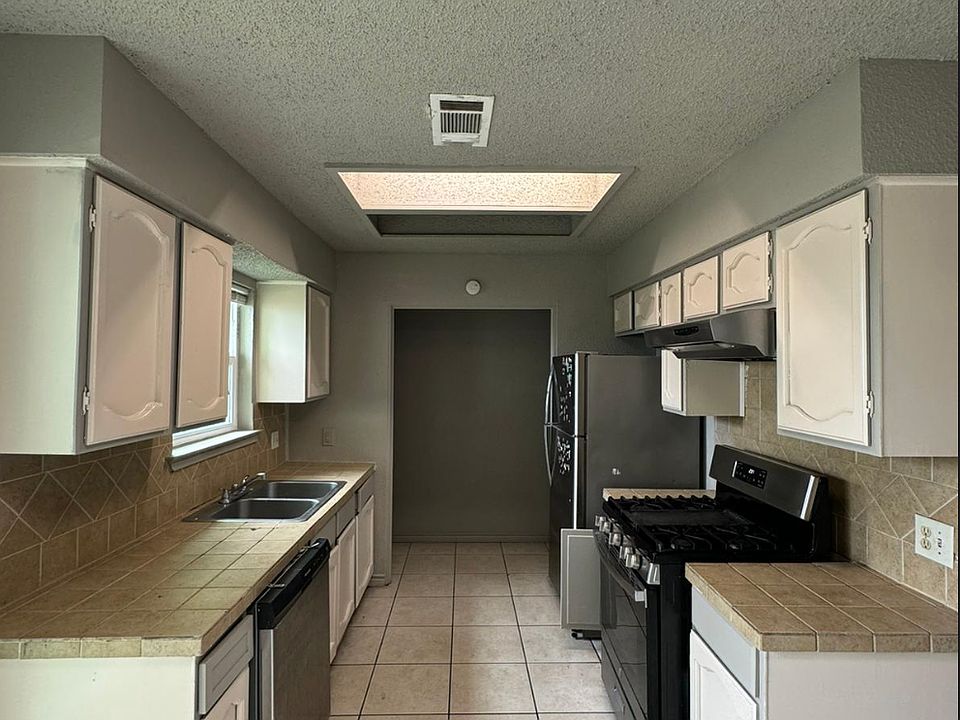 1st image of 1019A Collingsworth Dr