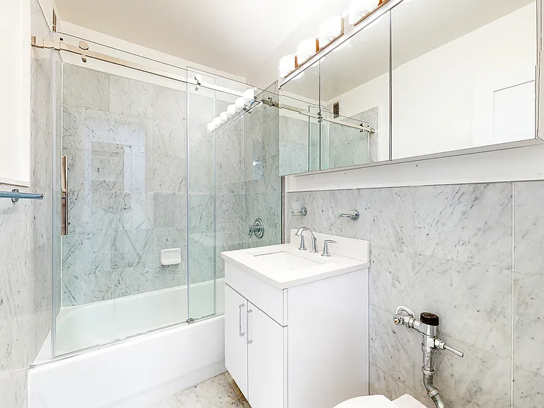 96 5th Ave #8P — Photo 3