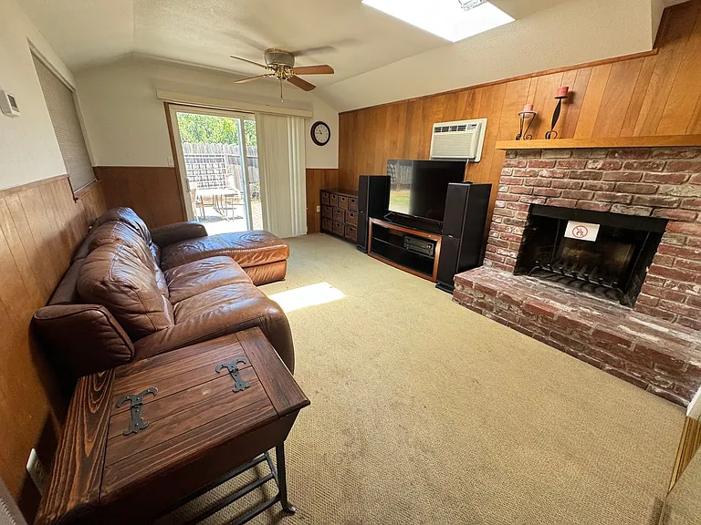 1443 Beacon Ave — Photo 19